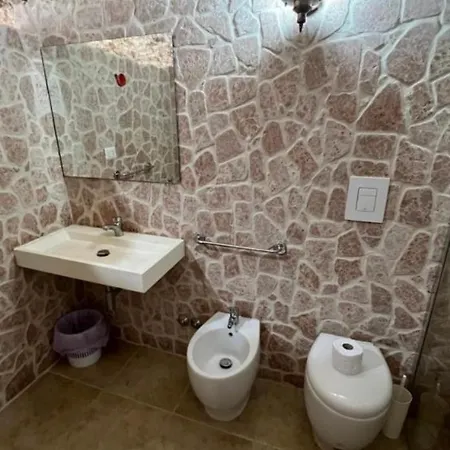La Grotta Διαμέρισμα *